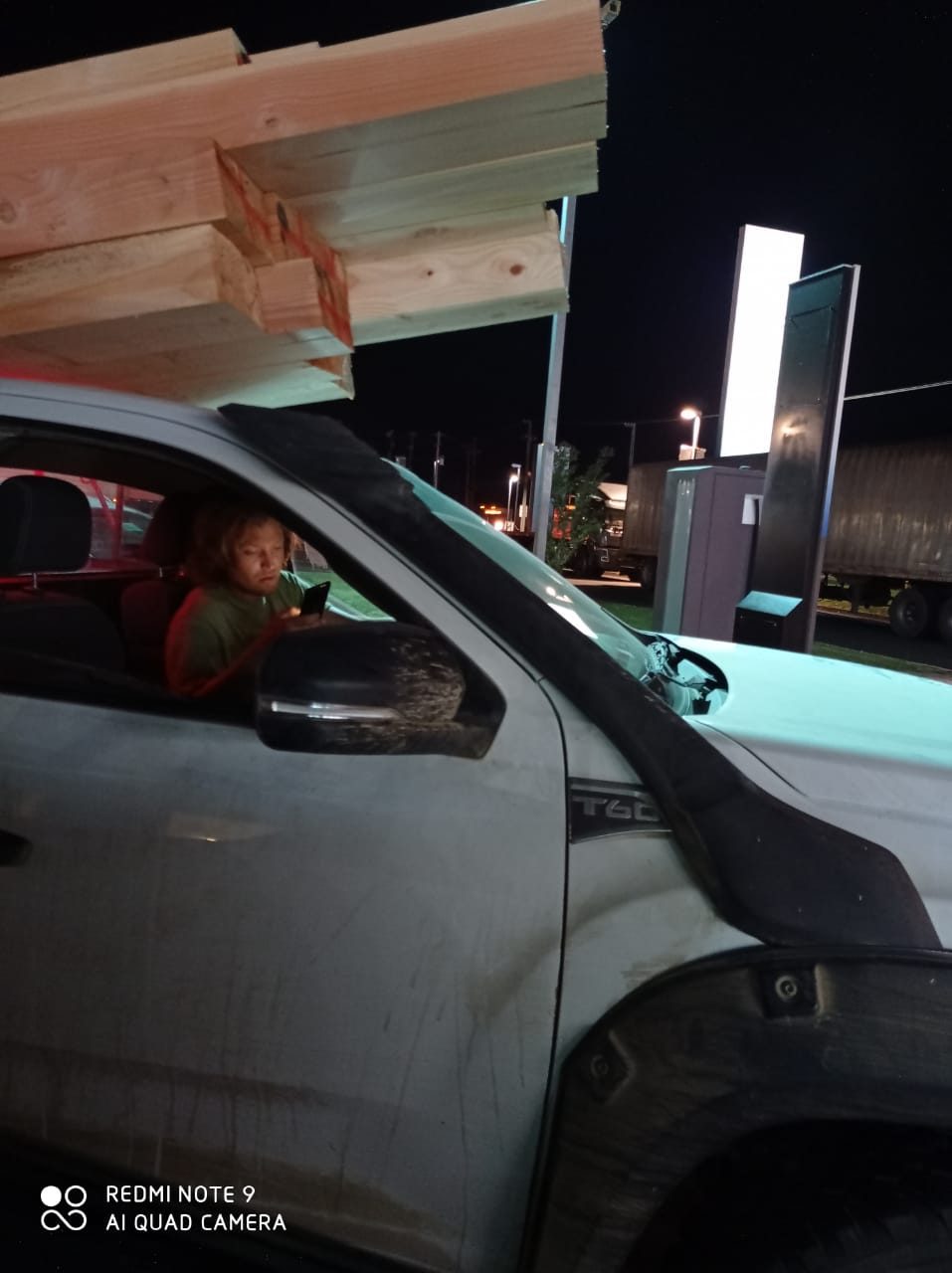 Camioneta en obra — Constructora Fass