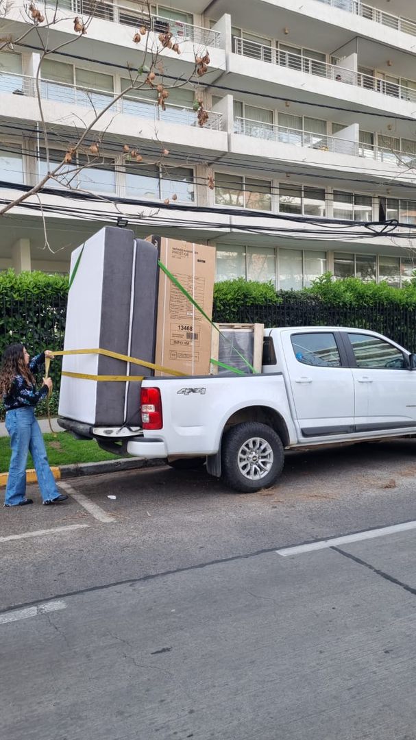 Camioneta en obra — Constructora Fass